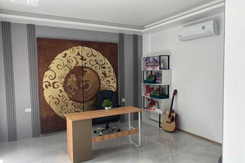Villa in Kathu, Thailand 4 bedrooms № 142275 - photo 3