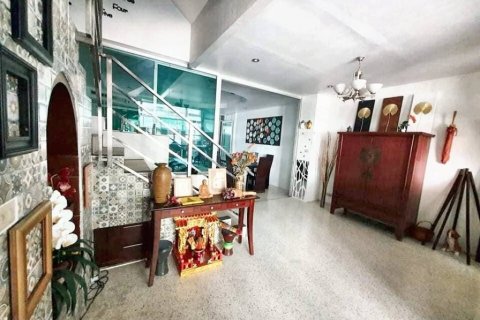 Townhouse in Bangkok, Thailand 4 bedrooms № 101642 - photo 6