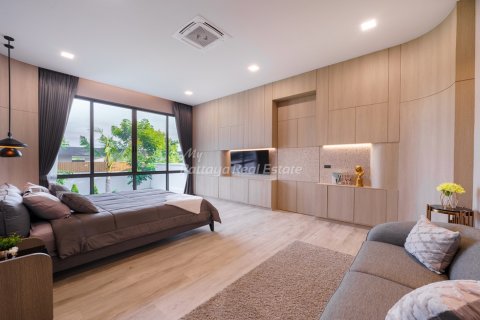 House in Pattaya, Thailand 6 bedrooms № 78857 - photo 15