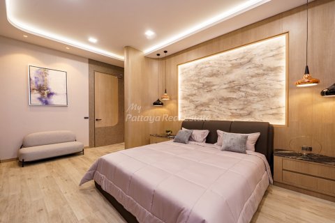 House in Pattaya, Thailand 6 bedrooms № 78857 - photo 23