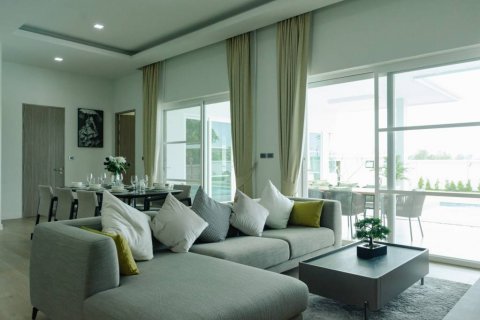 Villa in Hua Hin, Thailand 3 bedrooms № 86607 - photo 4