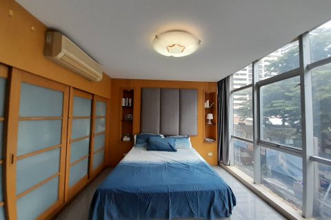 Condo in Bangkok, Thailand, 3 bedrooms  № 143252 - photo 7