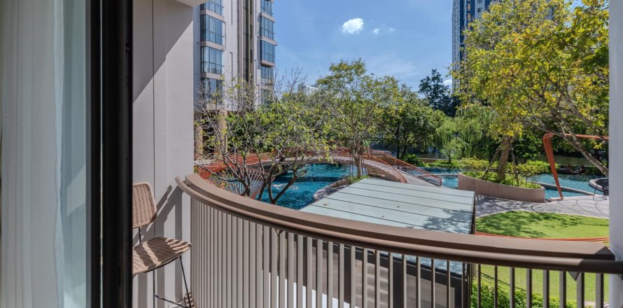 Condo in Bangkok, Thailand, 2 bedrooms  № 143066