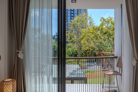 Condo in Bangkok, Thailand, 2 bedrooms  № 143066 - photo 10