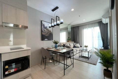 Condo in Bangkok, Thailand, 2 bedrooms  № 143251 - photo 8