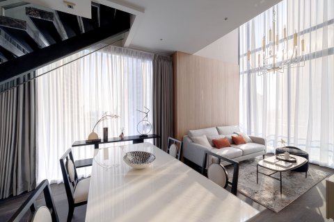 Condo in Bangkok, Thailand, 2 bedrooms  № 143250 - photo 1