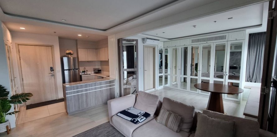 Condo in Bangkok, Thailand, 2 bedrooms  № 143249