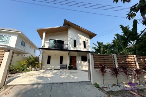 House in Chiang Mai, Thailand 4 bedrooms № 119523 - photo 1