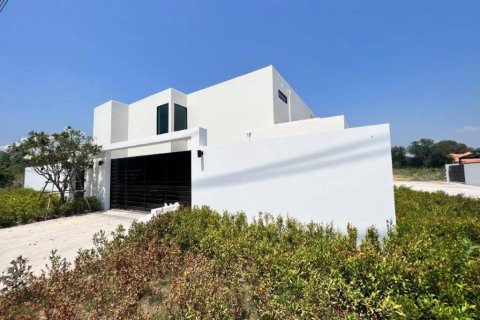 Вилла в Хуа Хине, Таиланд с 4 спальнями  № 119851 - фото 9