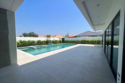 Вилла в Хуа Хине, Таиланд с 4 спальнями  № 119851 - фото 2