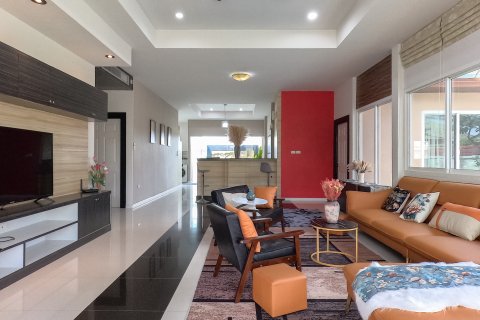 Villa in Pattaya, Thailand 3 bedrooms № 130446 - photo 26