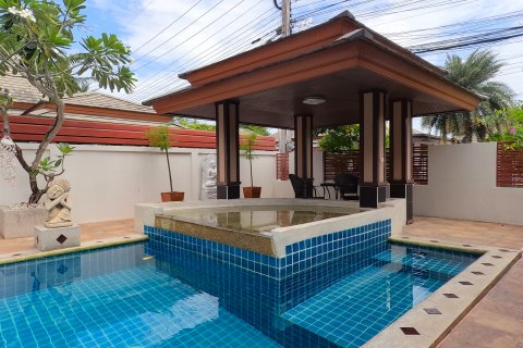 Villa in Pattaya, Thailand 3 bedrooms № 130446 - photo 4