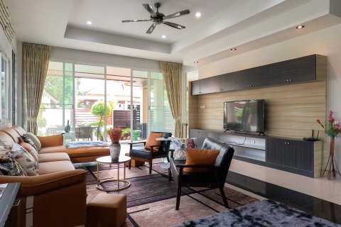 Villa in Pattaya, Thailand 3 bedrooms № 130446 - photo 18