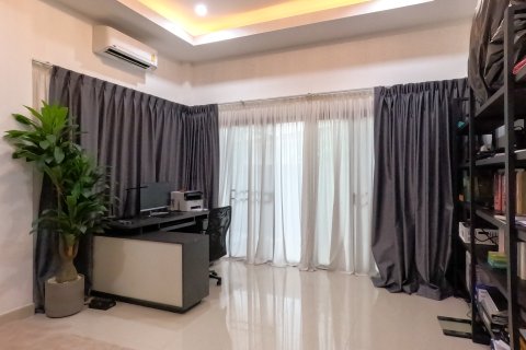 Вилла в Паттайе, Таиланд с 3 спальнями № 130444 - фото 24