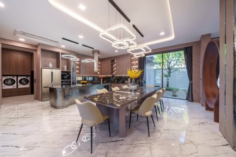 Villa in Pattaya, Thailand 6 Schlafzimmer № 130443 - Foto 8