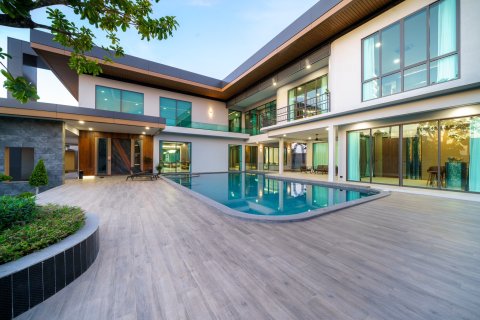 Villa in Pattaya, Thailand 6 Schlafzimmer № 130443 - Foto 3