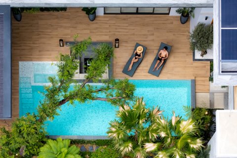 Chalet de 5 dormitorios en Pattaya, Tailandia № 130447 - foto 22
