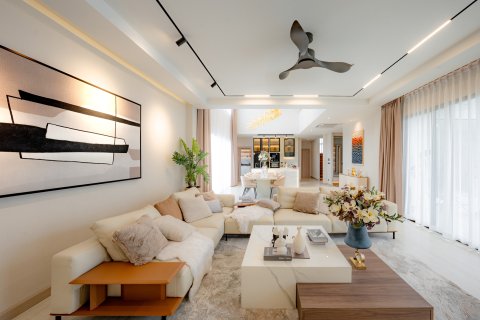 Chalet de 5 dormitorios en Pattaya, Tailandia № 130447 - foto 5