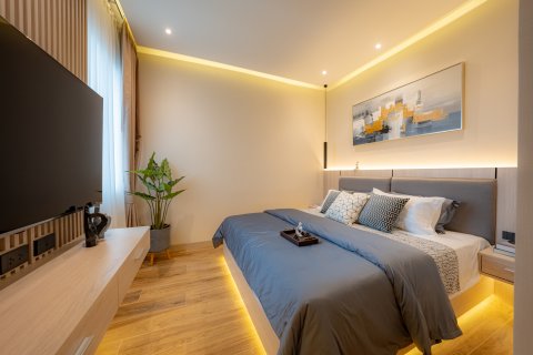Chalet de 5 dormitorios en Pattaya, Tailandia № 130447 - foto 4