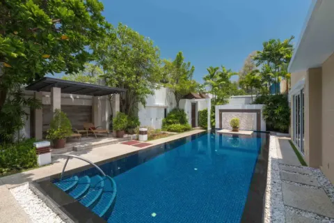 Villa in Phuket, Thailand 4 bedrooms № 107174