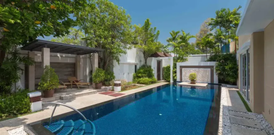 Villa in Phuket, Thailand 4 bedrooms № 107174