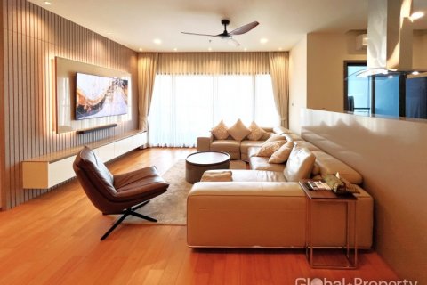 Кондоминиум с 3 спальнями в Бангкоке, Таиланд № 132306 - фото 14