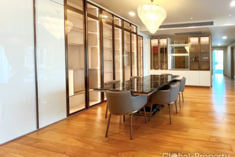 Кондоминиум с 3 спальнями в Бангкоке, Таиланд № 132306 - фото 17