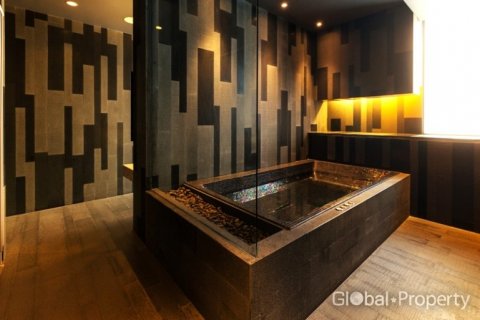 Кондоминиум с 3 спальнями в Бангкоке, Таиланд № 132306 - фото 7