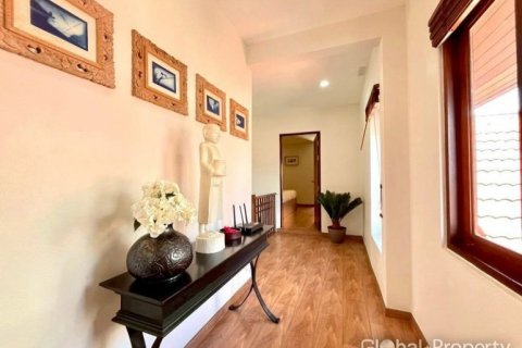 House in Pattaya, Thailand 4 bedrooms № 132310 - photo 6