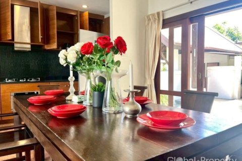 House in Pattaya, Thailand 4 bedrooms № 132310 - photo 1