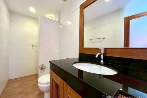 House in Pattaya, Thailand 4 bedrooms № 132310 - photo 14