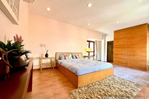 House in Pattaya, Thailand 4 bedrooms № 132310 - photo 10