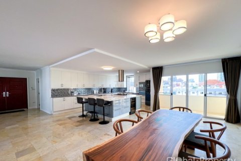 Кондоминиум с 5 спальнями в Паттайе, Таиланд № 132307 - фото 9