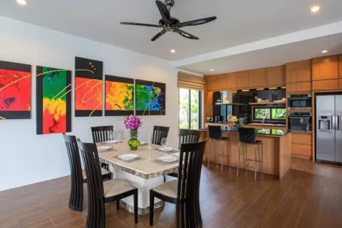 Villa in Phuket, Thailand 3 bedrooms № 107200 - photo 2