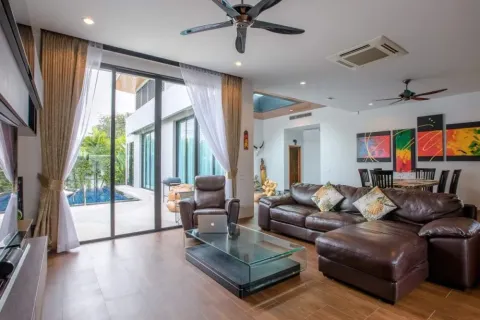 Villa in Phuket, Thailand 3 bedrooms № 107200 - photo 3