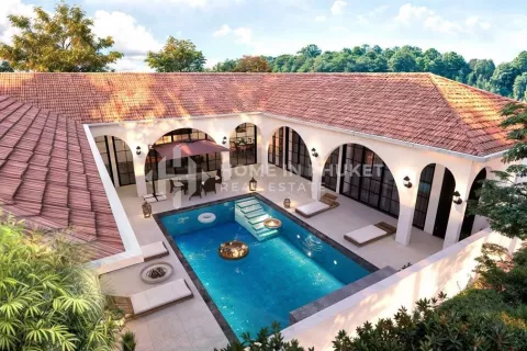 House in Rawai, Thailand 4 bedrooms № 131326 - photo 1