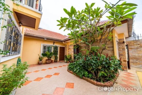 Дом в Паттайе, Таиланд с 6 спальнями № 144238 - фото 3