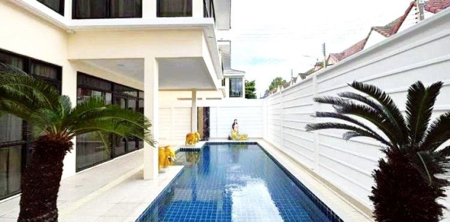 Дом в Паттайе, Таиланд с 7 спальнями  № 144239