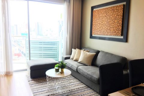 Condo à Phra Khanong, Bangkok, Thaïlande, 1 chambre  № 144128 - photo 3