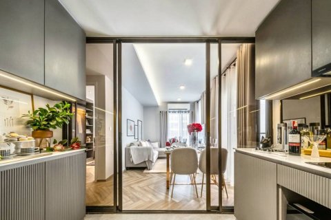 Condo in Bangkok, Thailand, 2 bedrooms № 115885 - photo 1