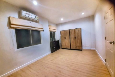 Townhouse in Prawet, Bangkok, Thailand 3 bedrooms № 115881 - photo 7