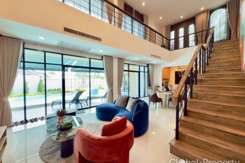 Дом в Паттайе, Таиланд с 5 спальнями  № 125757 - фото 9