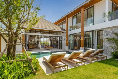 House in Phuket, Thailand 4 bedrooms № 131684 - photo 1
