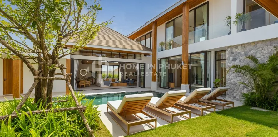 House in Phuket, Thailand 4 bedrooms № 131684
