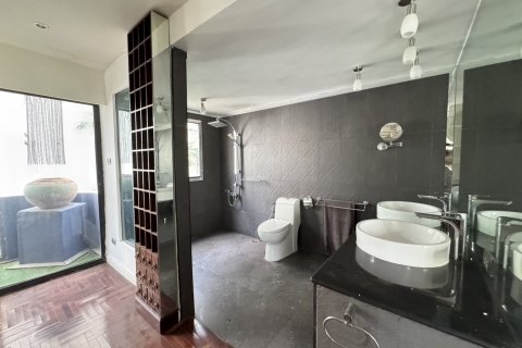 Condo à Bangkok, Thaïlande, 3 chambres № 82152 - photo 14