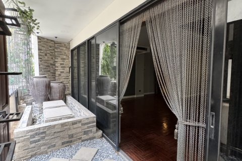 Condo à Bangkok, Thaïlande, 3 chambres № 82152 - photo 17