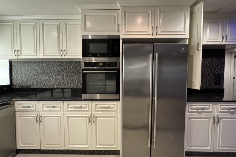 Condo à Bangkok, Thaïlande, 3 chambres № 82152 - photo 4