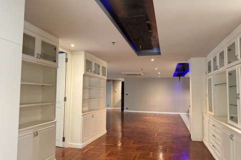Condo à Bangkok, Thaïlande, 3 chambres № 82152 - photo 16