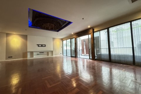 Condo à Bangkok, Thaïlande, 3 chambres № 82152 - photo 3