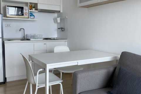 Studio dans le Condo à Huai Khwang, Bangkok, Thaïlande  № 141993 - photo 5